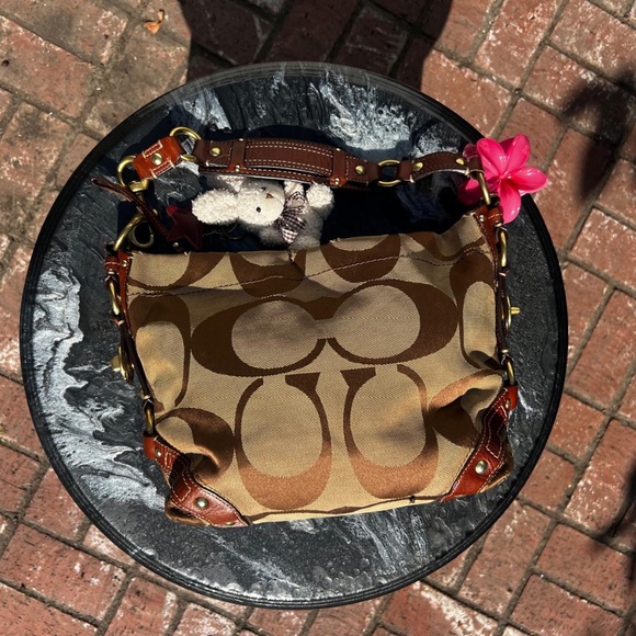 Coach Carly Signature Brown Canvas Tote ✨🍂🤍 - Picture 2 of 7